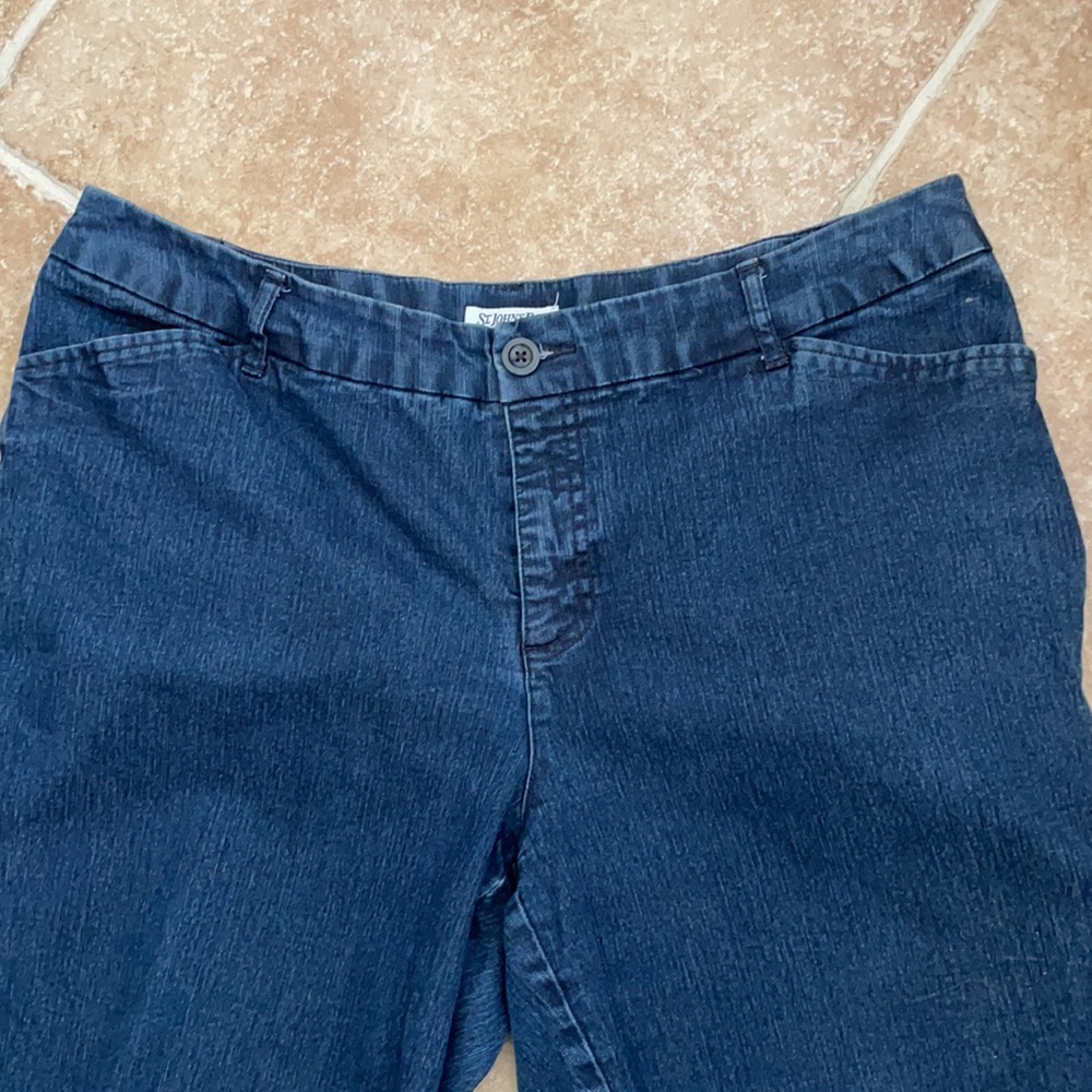 St. John’s Bay Shorts Size 16w - Picture 2 of 8